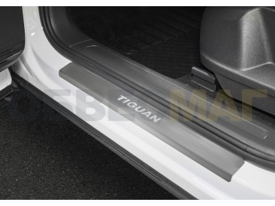Накладки порогов Rival с надписью 4 штуки для Volkswagen Tiguan 2016-2021
